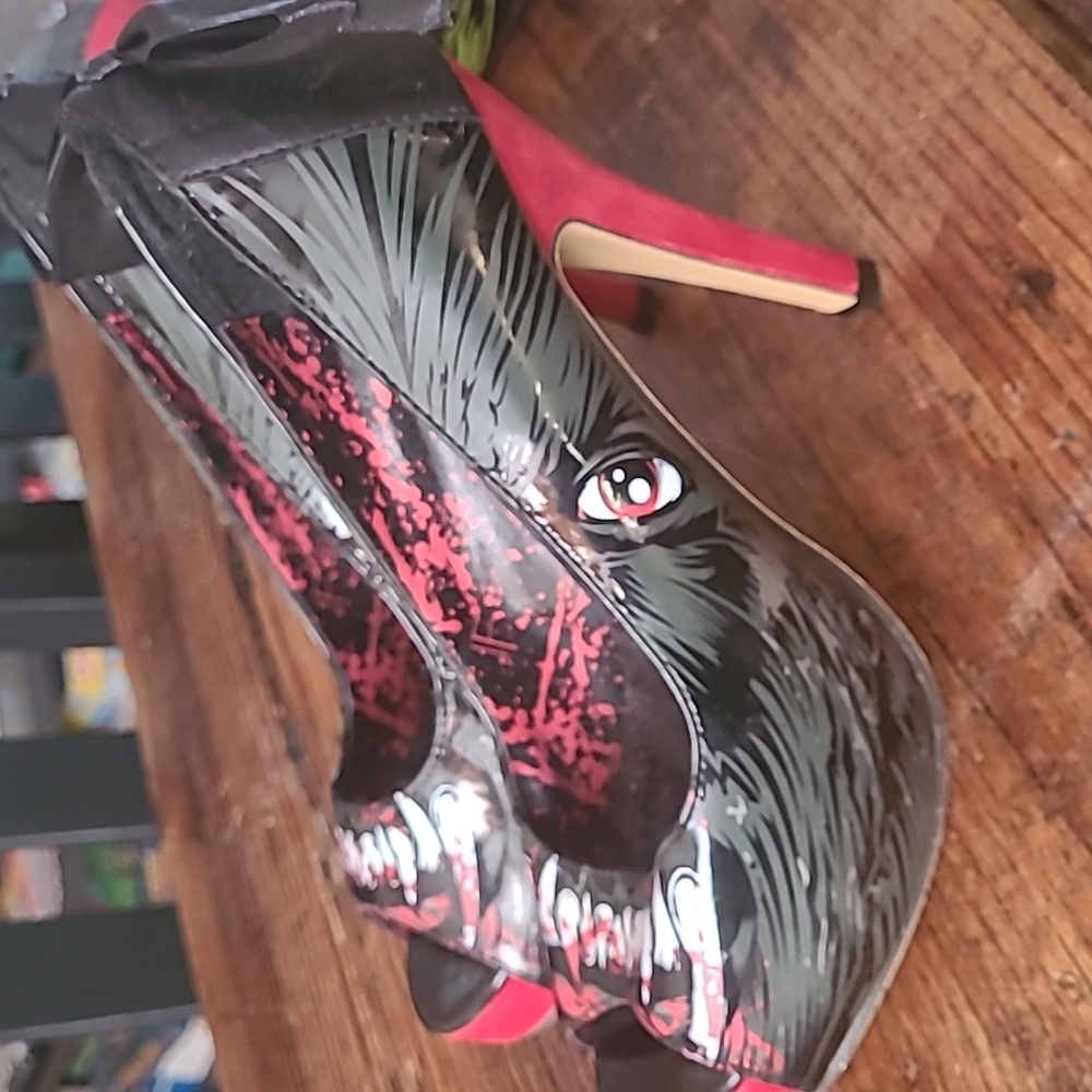 Iron fist heels - Picture 3 of 3